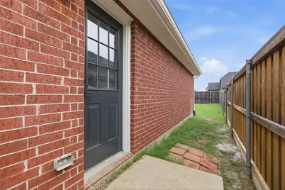 2051 Sunny Side Drive, Little Elm, TX 75068 - Photo 33
