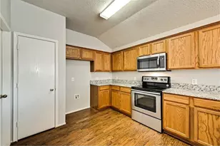 1004 Margaret Dr, McKinney, TX 75071 - Photo 3