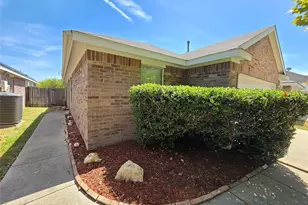 8928 Sunny Hollow Dr, Fort Worth, TX 76179 - Photo 5