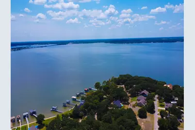 307 Coral Reef Street, Gun Barrel City, TX 75156 - Photo 5
