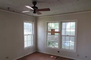 717 Tulane St, Beverly Hills, TX 76711 - Photo 13