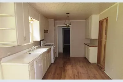 717 Tulane Street, Beverly Hills, TX 76711 - Photo 7