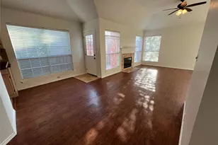 334 Touchdown Dr, Irving, TX 75063 - Photo 25