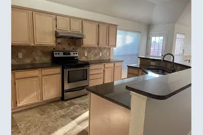 334 Touchdown Drive, Irving, TX 75063 - Photo 9