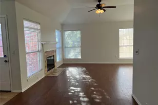 334 Touchdown Dr, Irving, TX 75063 - Photo 27