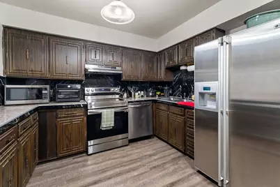 202 Fleetwood Court, Arlington, TX 76014 - Photo 9