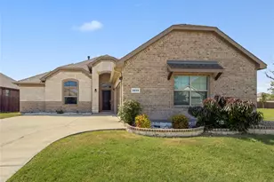 3639 Wintergreen St, Grand Prairie, TX 76065 - Photo 1