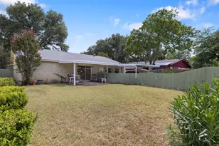 2825 Pinewood Dr, Garland, TX 75044 - Photo 27