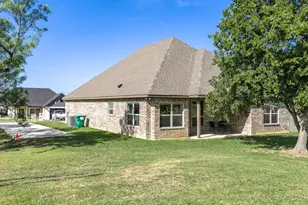 648 Half Moon Way, Runaway Bay, TX 76426 - Photo 25