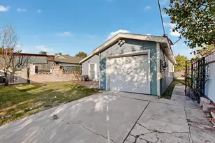 2007 Red Cloud Dr, Dallas, TX 75217 - Photo 33