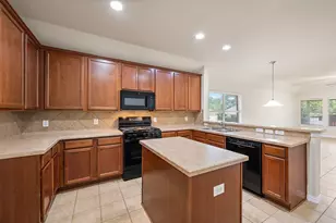 2401 Castle Creek Dr, Little Elm, TX 75068 - Photo 9