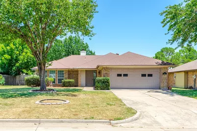 2506 McKensie Lane, Grand Prairie, TX 75052 - Photo 1