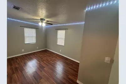 910 NE 31st, Grand Prairie, TX 75050 - Photo 29