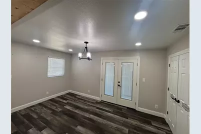 910 NE 31st, Grand Prairie, TX 75050 - Photo 15