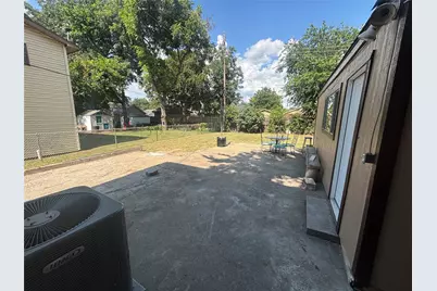 910 NE 31st, Grand Prairie, TX 75050 - Photo 39