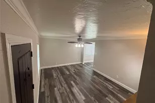 910 NE 31st, Grand Prairie, TX 75050 - Photo 5