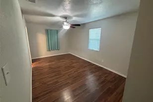 910 NE 31st, Grand Prairie, TX 75050 - Photo 23