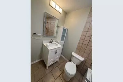 910 NE 31st, Grand Prairie, TX 75050 - Photo 25