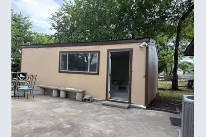 910 NE 31st, Grand Prairie, TX 75050 - Photo 33