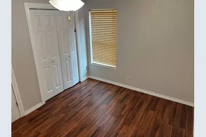 910 NE 31st, Grand Prairie, TX 75050 - Photo 19
