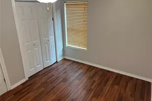 910 NE 31st, Grand Prairie, TX 75050 - Photo 19