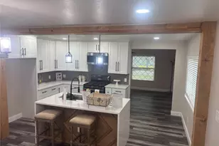 910 NE 31st, Grand Prairie, TX 75050 - Photo 9