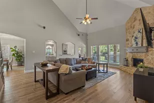 13909 Sparrow Hill Dr, Little Elm, TX 75068 - Photo 5
