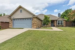 5957 Sundown Dr, Watauga, TX 76148 - Photo 3
