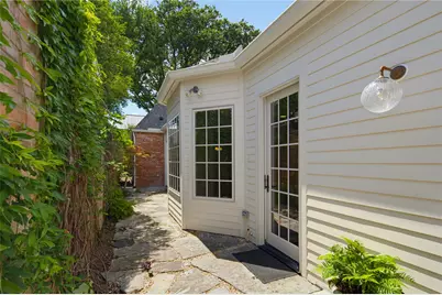 7842 Caruth Court, Dallas, TX 75225 - Photo 17