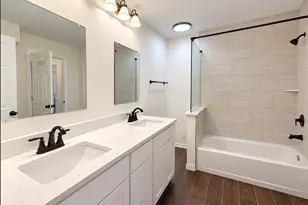 1204 Calico Ln, Arlington, TX 76011 - Photo 9