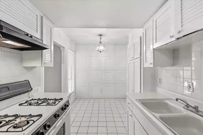 15918 Club Crest Drive #2111, Dallas, TX 75248 - Photo 9