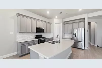 5518 Liberty Drive, The Colony, TX 75056 - Photo 3