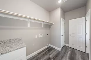 708 Elba St, Bowie, TX 76230 - Photo 15