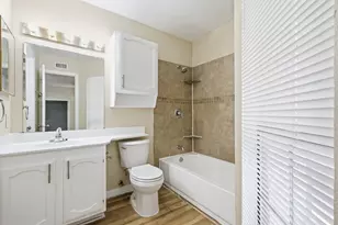 3048 Navarro Ln, Grand Prairie, TX 75052 - Photo 15