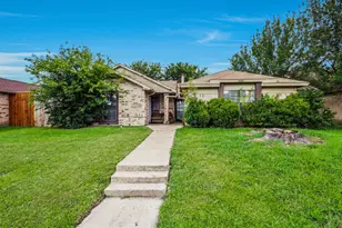 3048 Navarro Ln, Grand Prairie, TX 75052 - Photo 1