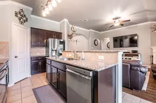 822 Graham Dr, Burleson, TX 76028 - Photo 13