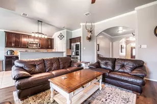 822 Graham Dr, Burleson, TX 76028 - Photo 9