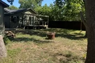 821 College St, Cleburne, TX 76033 - Photo 7
