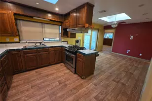 2216 Daisy Ln, Fort Worth, TX 76111 - Photo 7