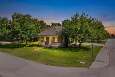 441 W Lake Street, Krum, TX 76249 - Photo 1