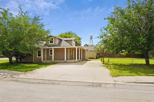 441 W Lake St, Krum, TX 76249 - Photo 33