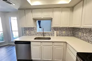 10913 Gable Dr, Dallas, TX 75229 - Photo 23