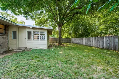 706 Goodyear Street, Irving, TX 75062 - Photo 23