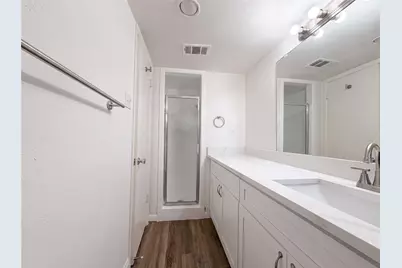 2111 Royal Oaks Drive, Irving, TX 75060 - Photo 17