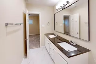 7806 Village Trail Dr, Dallas, TX 75254 - Photo 15