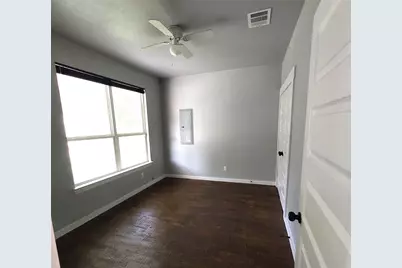 701 E Washington Street, Paris, TX 75460 - Photo 9