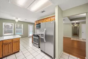 100 Downwood Dr, Burleson, TX 76028 - Photo 11