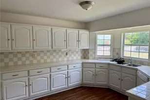 1407 N East St, Belton, TX 76513 - Photo 3