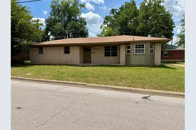 1407 N East St, Belton, TX 76513 - Photo 1