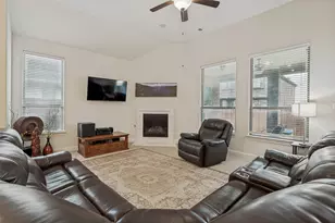2810 Green Cir Dr, Mansfield, TX 76063 - Photo 5